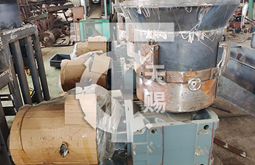 平模擠壓造粒機