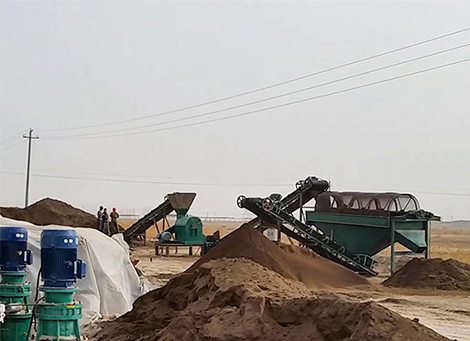 有機(jī)肥平模擠壓造粒圓盤造粒機(jī)客戶現(xiàn)場(chǎng)